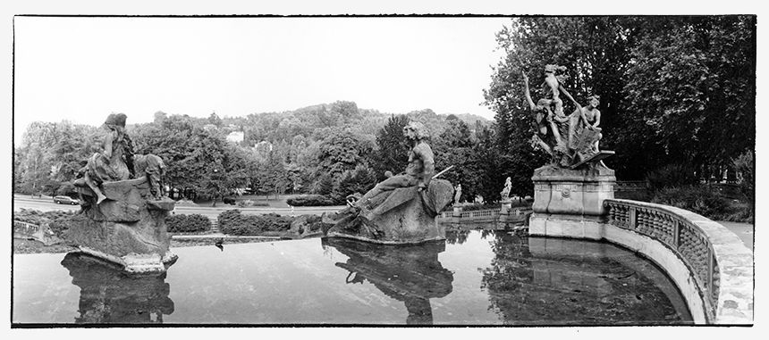Valentino Park in Torino - The Month Fountain, 12 statues