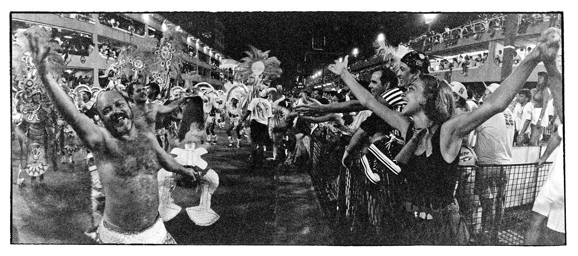 Rio de Janeiro, Sambodrome: dancers interact with public