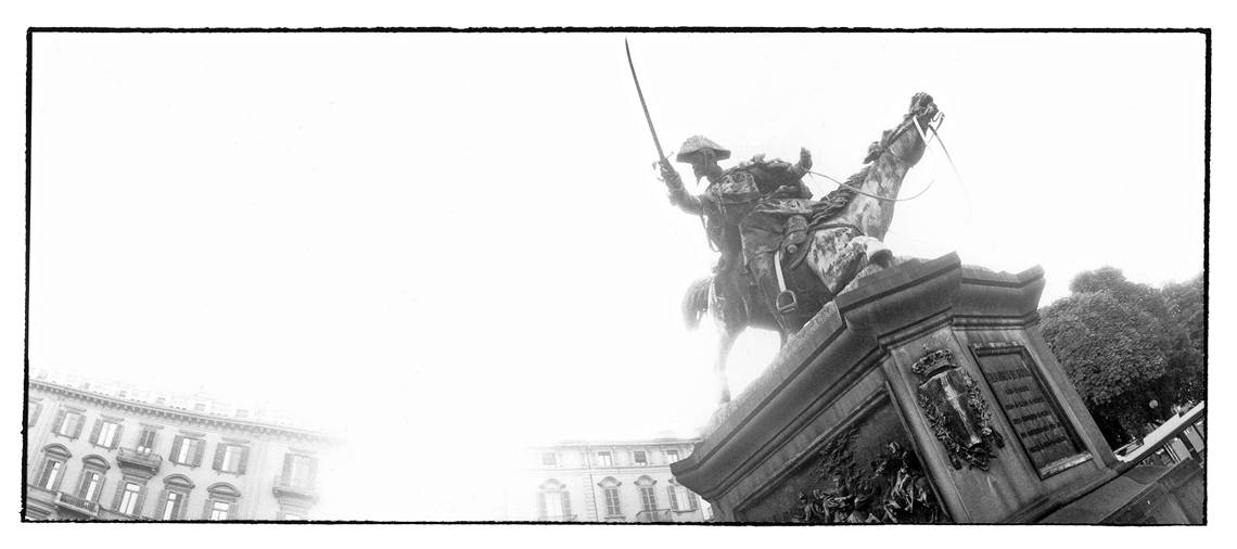 Piazza Solferino, Torino - Statue of Fernando di Savoia